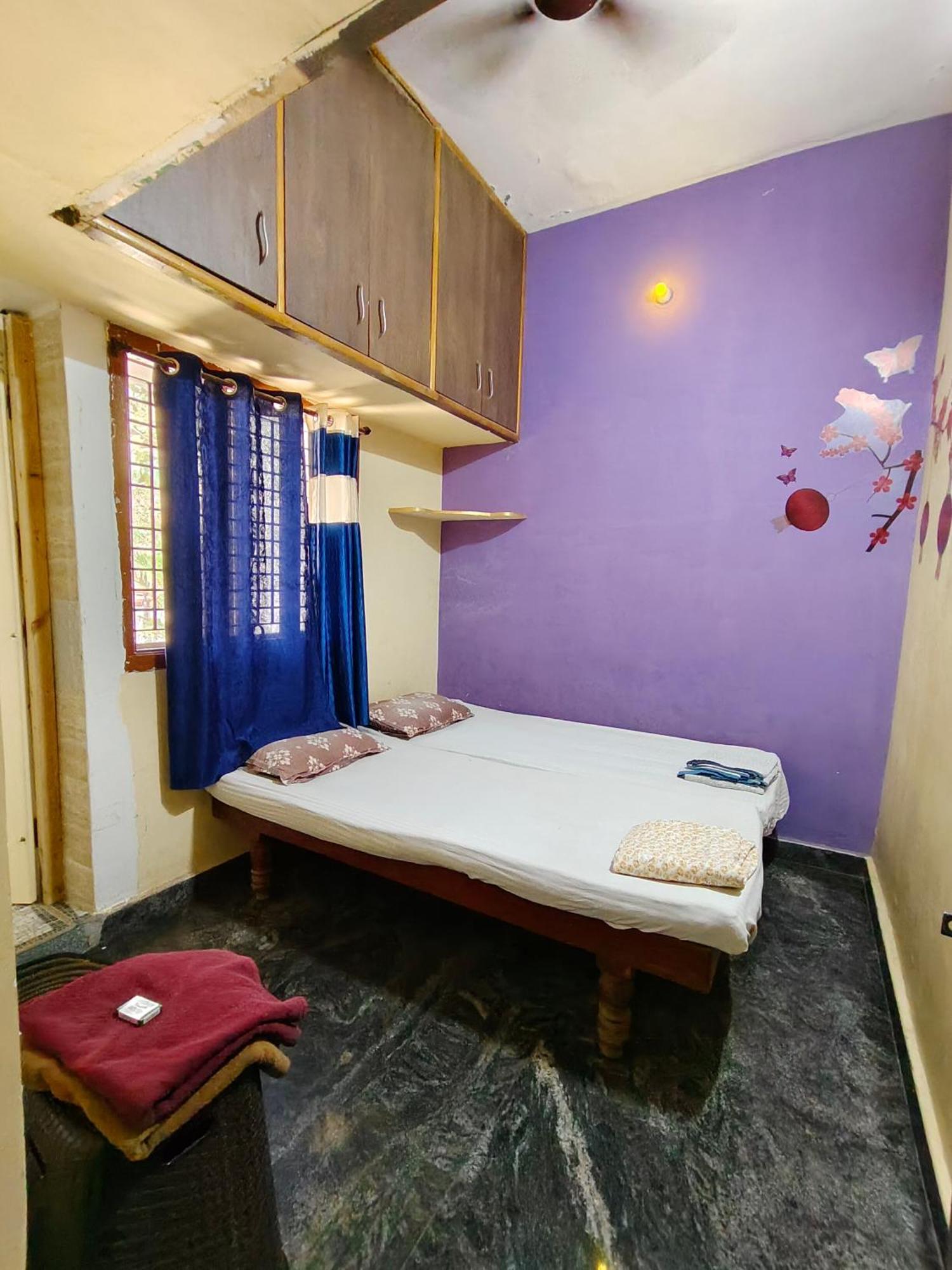 Backpiper Stay Hampi Exterior photo