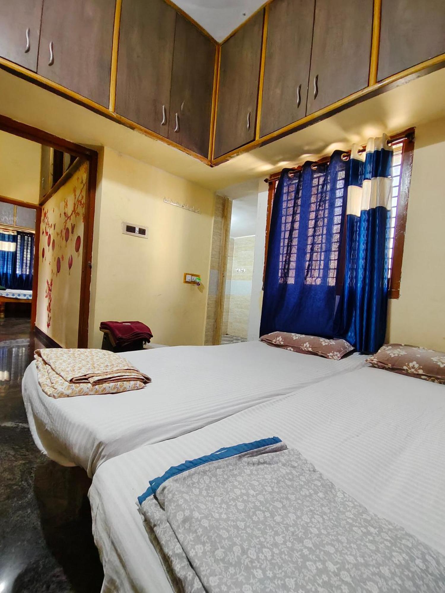 Backpiper Stay Hampi Exterior photo
