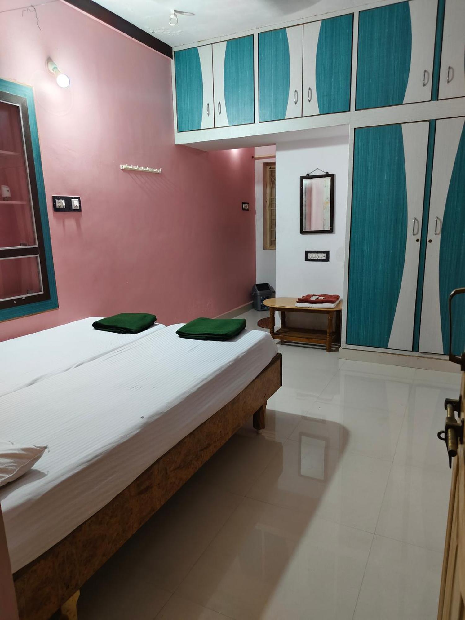 Backpiper Stay Hampi Exterior photo